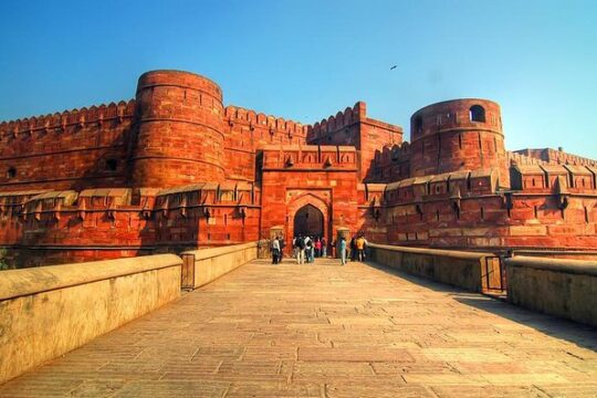 Private Full-Day Tour by Train to Taj Mahal from Delhi