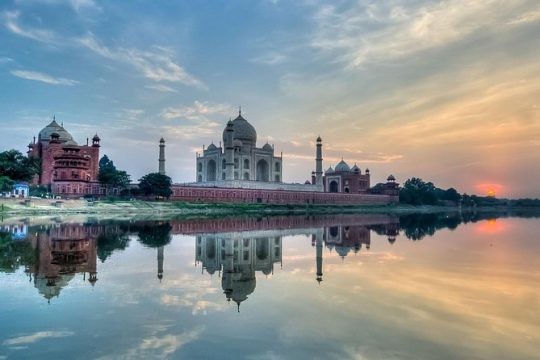 Full-Day Private Tour in Agra with Breakfast