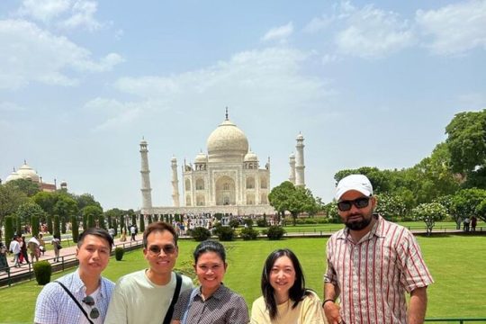 Private Taj Mahal Tour by Superfast Train from New Delhi