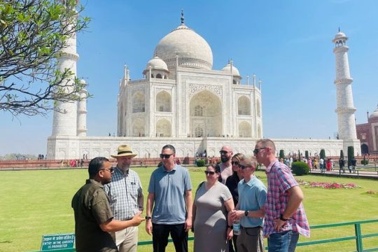 Private Same Day Agra Tour by Luxury Car