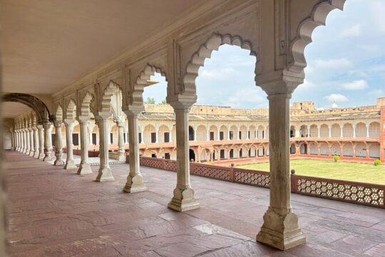 Taj Mahal Tour from Delhi by car Same day with Agra Fort & Itmad-ud-daula